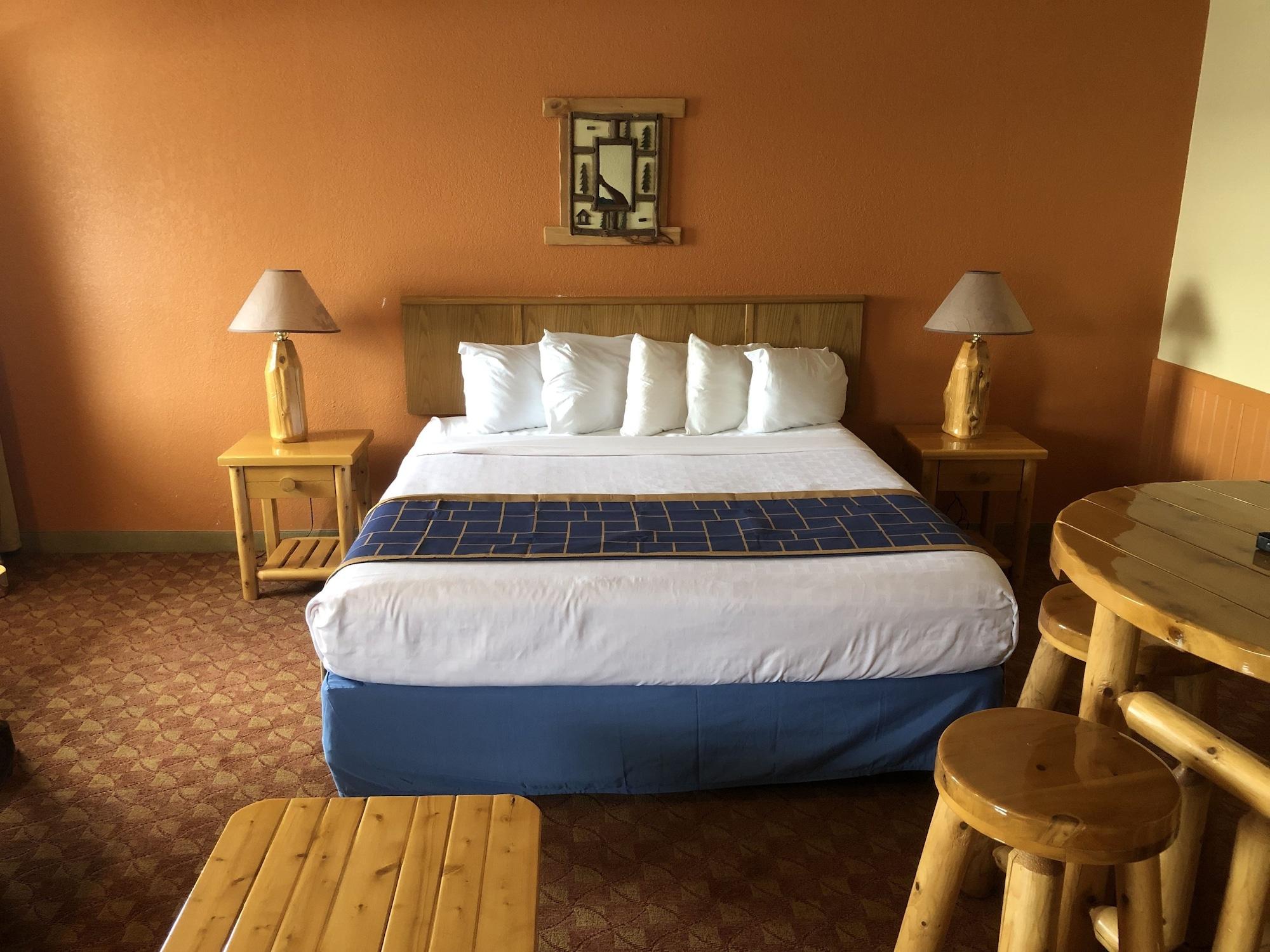 Days Inn & Suites By Wyndham Стивънс Пойнт Екстериор снимка